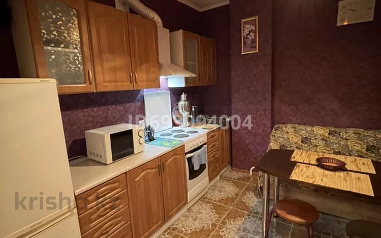 1-бөлмелі пәтер, 50 м², 2/16 қабат ай сайын, Куйши Дина 31 — Абылай Хана, бағасы: 150 000 〒 в Астане, р-н Байконур — фото 2