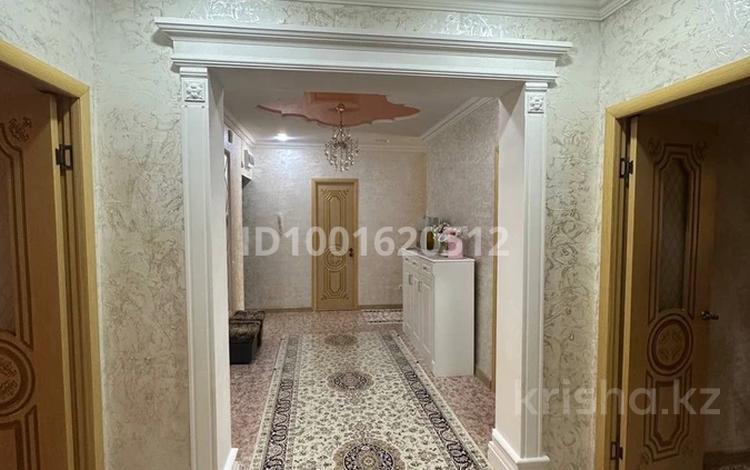4-комнатная квартира · 110 м² · 5/5 этаж, 29-й мкр 21 за 26.5 млн 〒 в Актау — фото 2