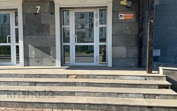 Еркін, кеңселер, дүкендер мен бутиктер, қоғамдық тамақтану орны, сұлулық салондары, медорталықтар мен дәріханалар, білім орталықтары, ойын-сауық, кабинеттер және жұмыс орындары, студиялар · 40 м², бағасы: 500 000 ₸ в Астане, Есильский р-н — фото 2