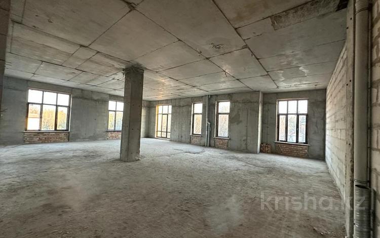 4-комнатная квартира, 124 м², 3/3 этаж, мкр Мирас за 114 млн 〒 в Алматы, Бостандыкский р-н — фото 2