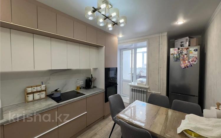 4-комнатная квартира · 90.3 м² · 8/9 этаж, мкр Юго-Восток, Дюсембекова за 32 млн ₸ в Караганде, Казыбек би р-н — фото 10