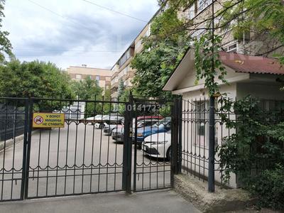 3-бөлмелі пәтер · 83 м² · 1/5 қабат, Наурызбай батыра 86, бағасы: 125 млн ₸ в Алматы, Алмалинский р-н