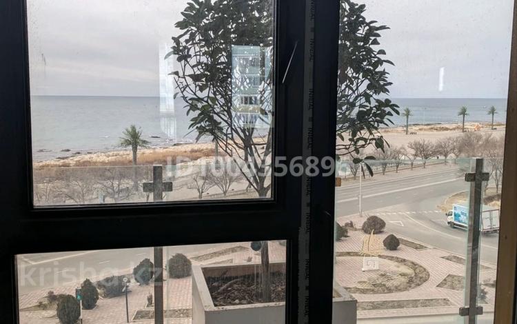 3-комнатная квартира · 88 м² · 4/4 этаж, 14-й мкр, 14 микрарайон 99 — У моря за 80 млн ₸ в Актау — фото 2