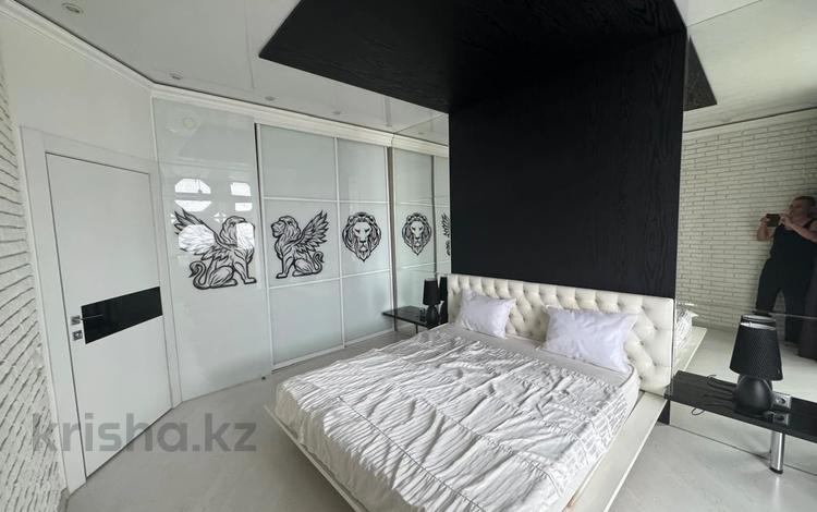 2-комнатная квартира · 54 м² · 8/16 этаж, ул. Алишера Навои за 300 000 ₸ в Алматы, Бостандыкский р-н — фото 2