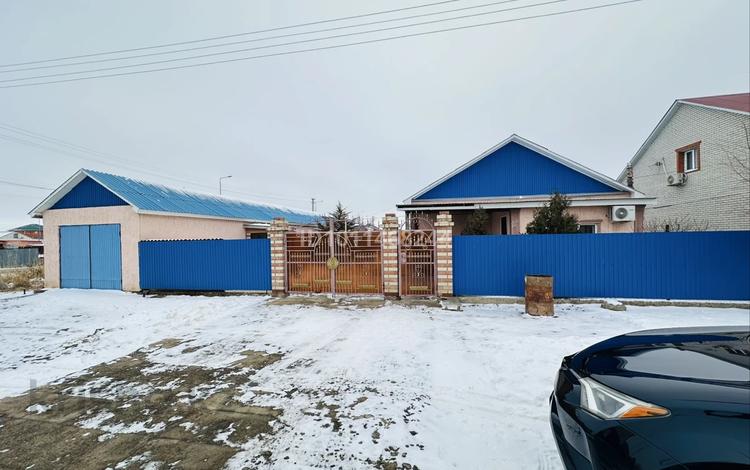 Жеке үй · 4 бөлме · 200 м² · 10 жүзд., Геолог -ш/а., Муката Мусаева 43, бағасы: 28 млн ₸ в Атырау, мкр Геолог — фото 2