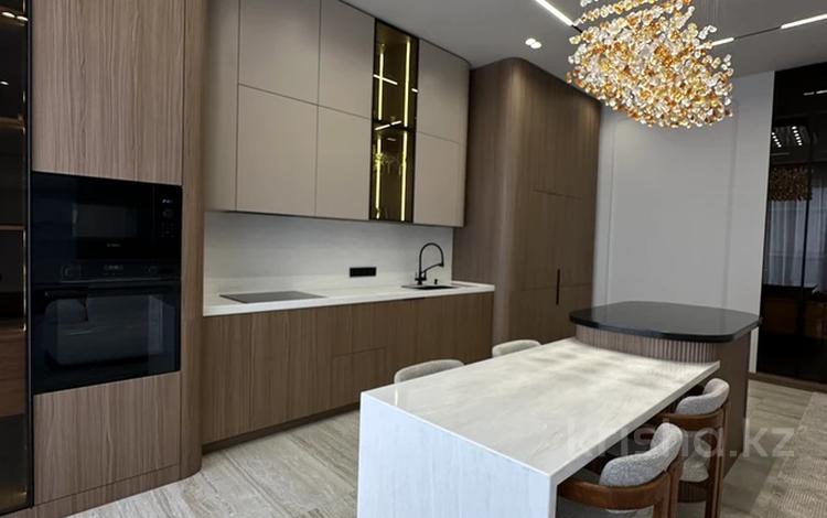 3-комнатная квартира · 136 м² · 8/9 этаж, Аль-Фараби 69Б за 360 млн ₸ в Алматы, Бостандыкский р-н — фото 2