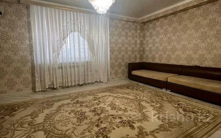 2-комнатная квартира, 72 м², 7/9 этаж помесячно, Астана 22 за 200 000 〒 в Шымкенте, Каратауский р-н — фото 3