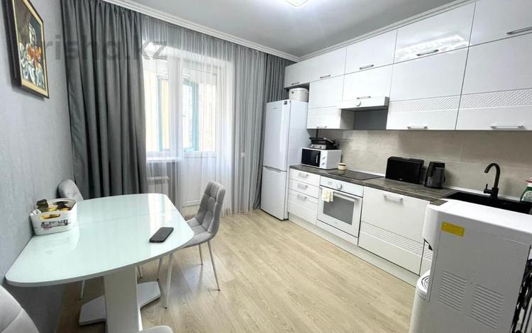 2-комнатная квартира · 70 м² · 12/20 этаж, Сарайшык 7/2 за 35 млн ₸ в Астане, Есильский р-н — фото 2