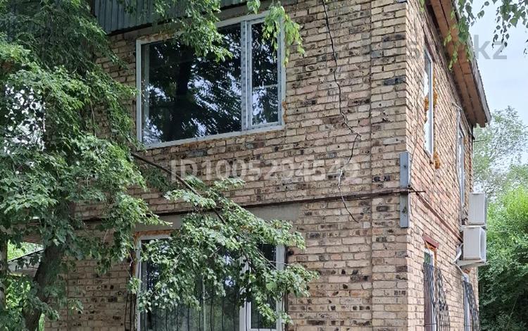 Дача · 4 комнаты · 52 м² · 12.229 сот., мкр Фёдоровка 28 — ул. Земляничная за 10 млн 〒 в Караганде, Казыбек би р-н — фото 2