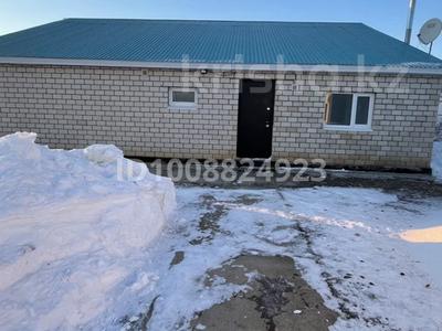 Отдельный дом · 4 комнаты · 169 м² · 25 сот., Қаратоғай ауылы Бейбітшілік 3 3 за 10.5 млн ₸ в Актобе