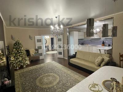 4-комнатная квартира · 140 м² · 4/5 этаж, мкр 4, Абулхаир хана 175 — ТЦ Орал за 58 млн 〒 в Уральске