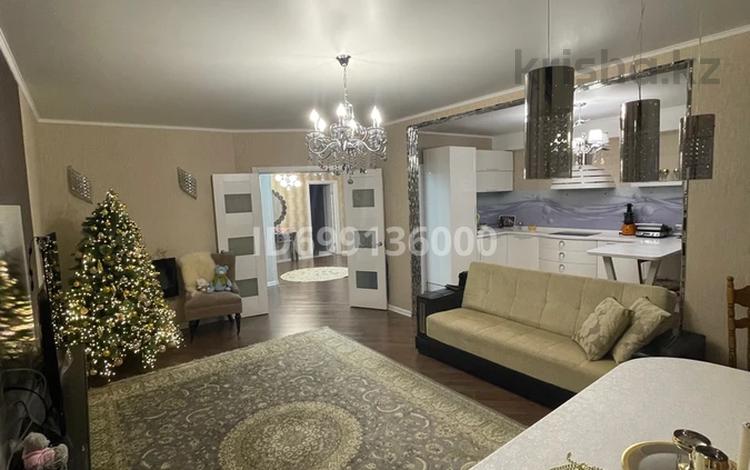 4-бөлмелі пәтер · 140 м² · 4/5 қабат, мкр 4, Абулхаир хана 175 — ТЦ Орал, бағасы: 57 млн ₸ в Уральске — фото 16