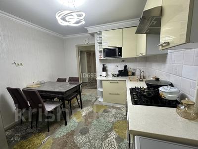 3-комнатная квартира, 70 м², 1/5 этаж, мкр Аксай-3Б 4 за 45 млн 〒 в Алматы, Ауэзовский р-н