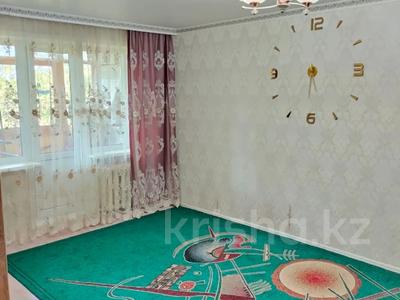 3-комнатная квартира, 58 м², 3/5 этаж, Момышулы за 10.4 млн 〒 в Темиртау