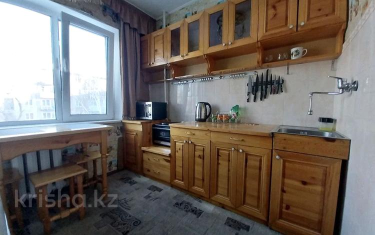 2-комнатная квартира · 45 м² · 3/5 этаж, Бурова 23 за 140 000 〒 в Усть-Каменогорске — фото 2