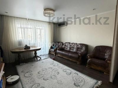 3-бөлмелі пәтер · 70 м² · 8/9 қабат, Шакарима 54 — Самый центр города, бағасы: 35 млн ₸ в Семее