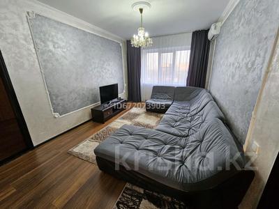 4-комнатная квартира, 94 м², 6/9 этаж помесячно, мкр Аксай-1 12 за 420 000 〒 в Алматы, Ауэзовский р-н