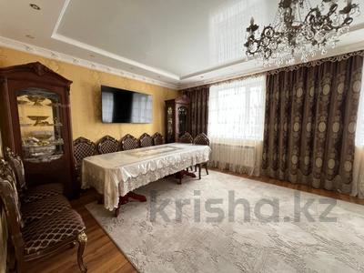 5-бөлмелі пәтер · 160 м² · 3 қабат, Дулатова, бағасы: 65 млн ₸ в Костанае