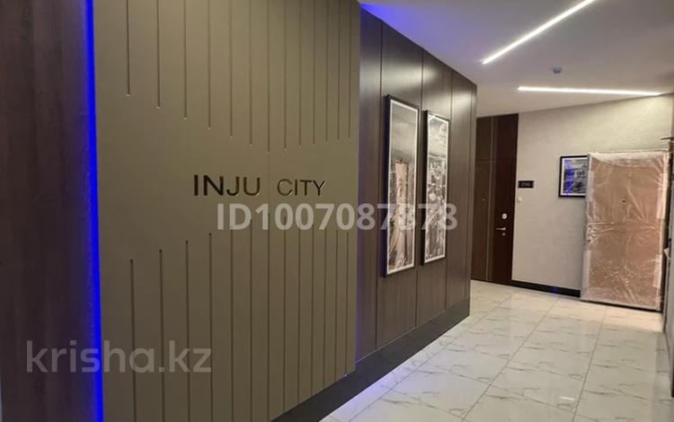 2-бөлмелі пәтер · 70 м² · 5/17 қабат, мкр Юго-Восток, Республики 23, бағасы: 300 000 ₸ в Караганде, Казыбек би р-н — фото 2