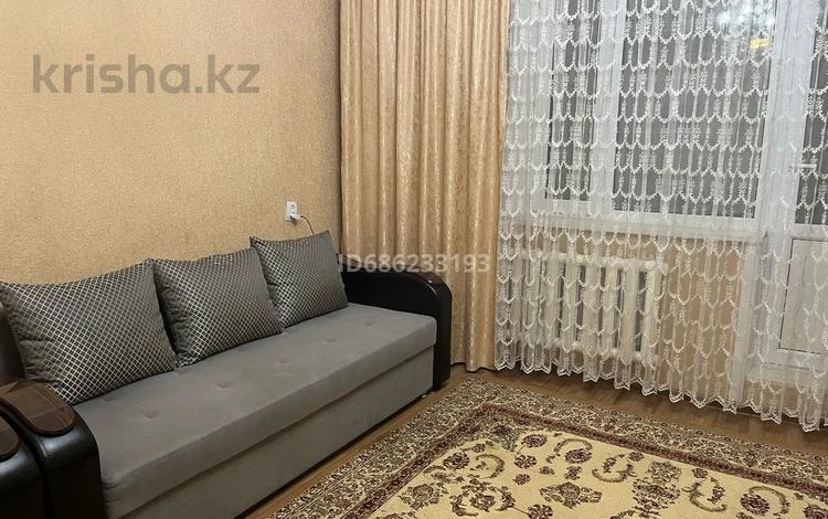4-бөлмелі пәтер · 80 м² · 4/5 қабат, Есенберлина 65, бағасы: 30 млн ₸ в Жезказгане — фото 2