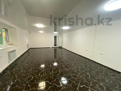 Свободное назначение, офисы, магазины и бутики, салоны красоты, фитнес и спорт, образование, кабинеты и рабочие места, студии · 96 м² за 250 000 〒 в Уральске