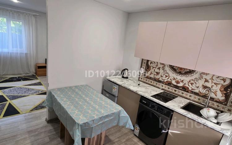 1-бөлмелі пәтер · 25 м² · 1/2 қабат, ул. Ибрая Жакаева 189, бағасы: 150 000 ₸ в Алматы, Наурызбайский р-н — фото 2