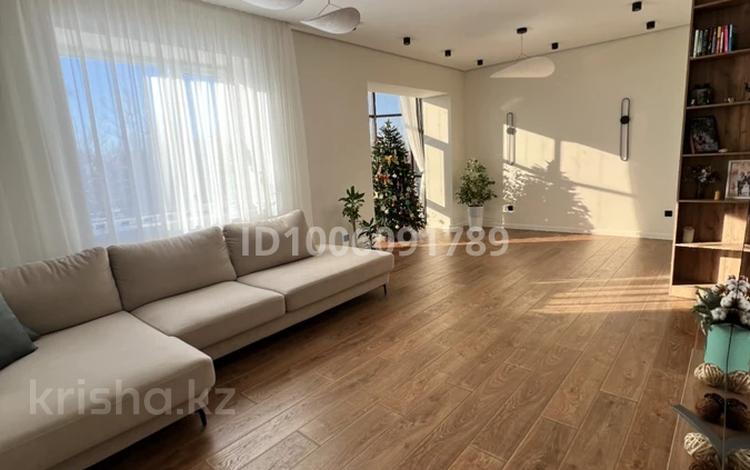 3-комнатная квартира · 135 м², Мкр.Самал, 1 223 за 92 млн 〒 в Уральске — фото 4