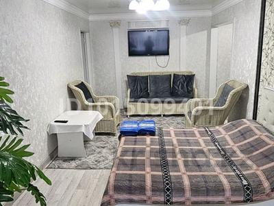 2-бөлмелі пәтер · 55 м² · 2/5 қабат, Айбергенова 1а, бағасы: 18 000 ₸ в Шымкенте