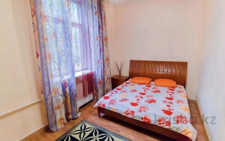 1-комнатная квартира · 35 м² · 2/5 этаж, мкр Новый Город, Бухар-Жырау 75 за 10 000 〒 в Караганде, Казыбек би р-н — фото 2