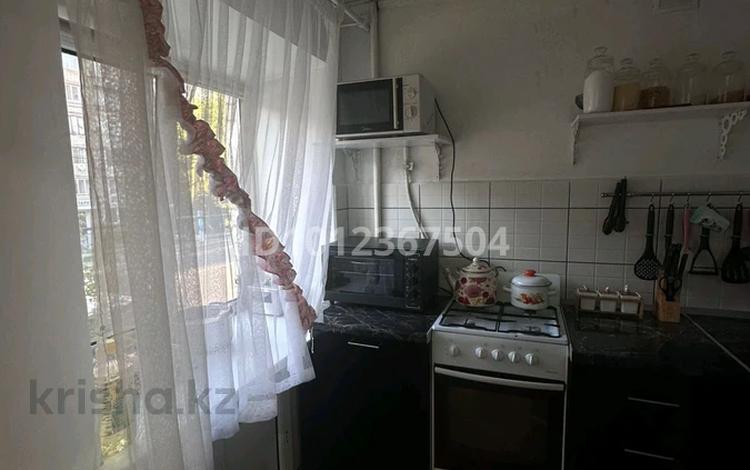 3-бөлмелі пәтер · 54 м² · 2/4 қабат, ул. Алии Молдагуловой 2/1, бағасы: 17 млн ₸ в Уральске — фото 2