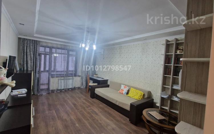 2-бөлмелі пәтер · 75 м² · 5/10 қабат, Кулманова 154А, бағасы: 35 млн ₸ в Атырау — фото 2