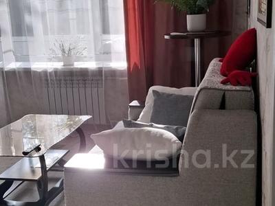 1-комнатная квартира · 36 м² · 2/5 этаж, Ауэзова 20 — Магазин Колос за 15 000 〒 в Усть-Каменогорске