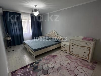 Сағатына пәтерлер в Актюбинской обл.: 1-бөлмелі пәтер · 50 м² · 1/5 қабат, мкр 5, Абилхайр Хан 67А — Стадион- Малая Алия- Таксим кафе, бағасы: 2 000 〒 1-бөлмелі пәтер · 50 м² · 1/5 қабат, мкр 5, Абилхайр Хан 67А — Стадион- Малая Алия- Таксим кафе, бағасы: 2 000 〒 в Актобе