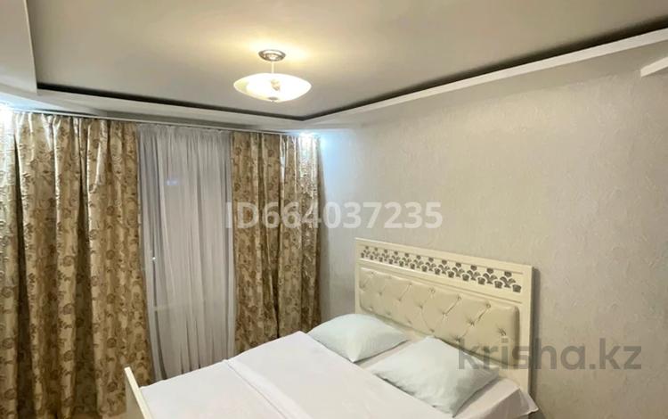 3-бөлмелі пәтер · 80 м² · 4 қабат, Абая 108 108 — Универмаг Абая 108, бағасы: 25 000 ₸ в Уральске — фото 10