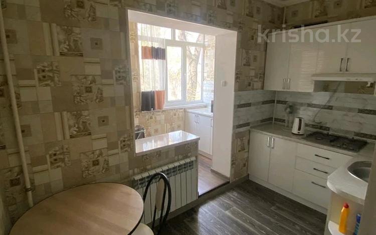 1-комнатная квартира · 36 м² · 3/5 этаж, Жансая - 11 мкр 18 за 1 500 〒 в Таразе — фото 2