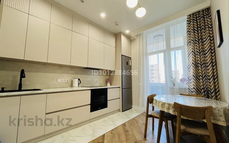 2-комнатная квартира · 70 м² · 6/15 этаж, Толе би 14 за 350 000 ₸ в Астане, Нура р-н — фото 2