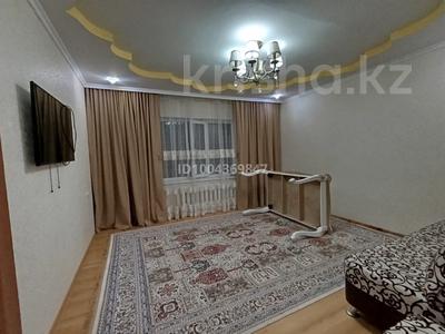 Пәтерлер в Улытау обл.: 3-бөлмелі пәтер · 74 м² · 1/5 қабат, Есенберлина 6, бағасы: 240 000 〒 3-бөлмелі пәтер · 74 м² · 1/5 қабат, Есенберлина 6, бағасы: 240 000 〒 в Жезказгане
