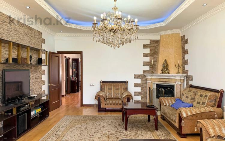 6-бөлмелі пәтер · 360 м² · 3/4 қабат, Керей-Жәнібек хандар 29 — Пр. Достык, бағасы: 1.2 млн ₸ в Алматы, Медеуский р-н — фото 2