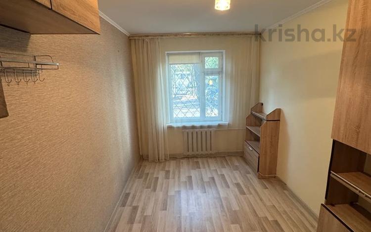 1-комнатная квартира, 10 м², 1/4 этаж, мкр №6 55 за 8 млн 〒 в Алматы, Ауэзовский р-н — фото 2