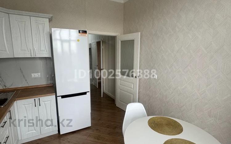 1-комнатная квартира · 40 м², Алихана Бокейханова 11а за 250 000 〒 в Астане, Есильский р-н — фото 2