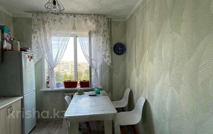 1-бөлмелі пәтер · 38.2 м² · 8/9 қабат, РЫСКУЛОВА — ЦЕМПОСЕЛОК, бағасы: 13.9 млн ₸ в Семее — фото 2