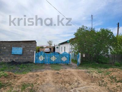 Отдельный дом · 4 комнаты · 69.3 м² · 20 сот., Машур Жусуп 41 — Находиться сразу по правую руку при въезде в поселок за 5.5 млн ₸ в Ботакаре