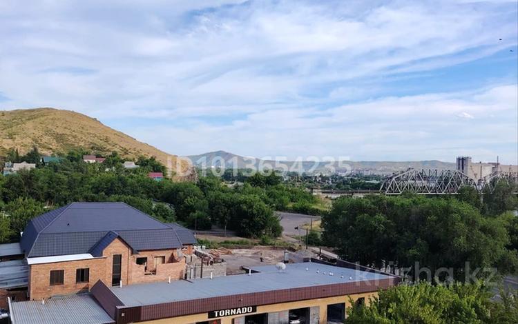 2-комнатная квартира · 54 м² · 7/9 этаж, Льва Толстого 26 за 21.9 млн ₸ в Усть-Каменогорске — фото 3