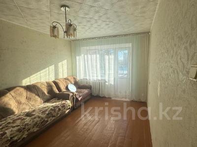 2-бөлмелі пәтер · 45 м² · 2/5 қабат, Ауэзова 21, бағасы: 8 млн ₸ в Аксу