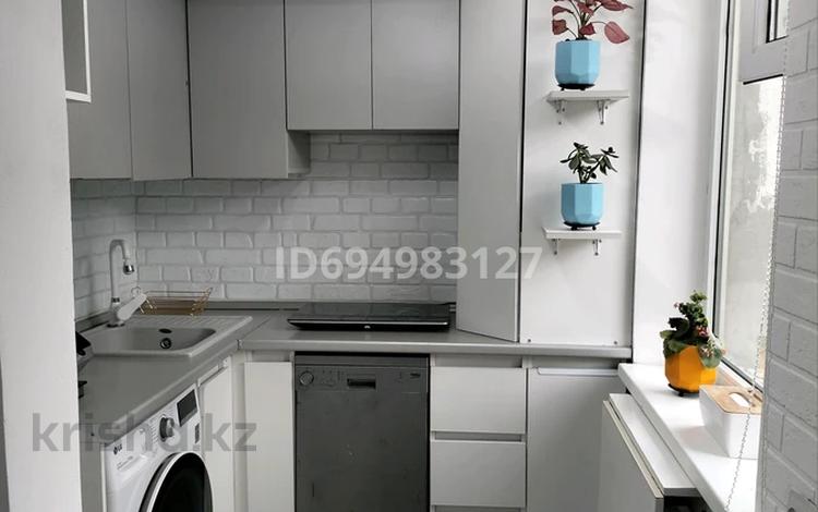 2-комнатная квартира, 35 м², 2/2 этаж, Аманжолова 106