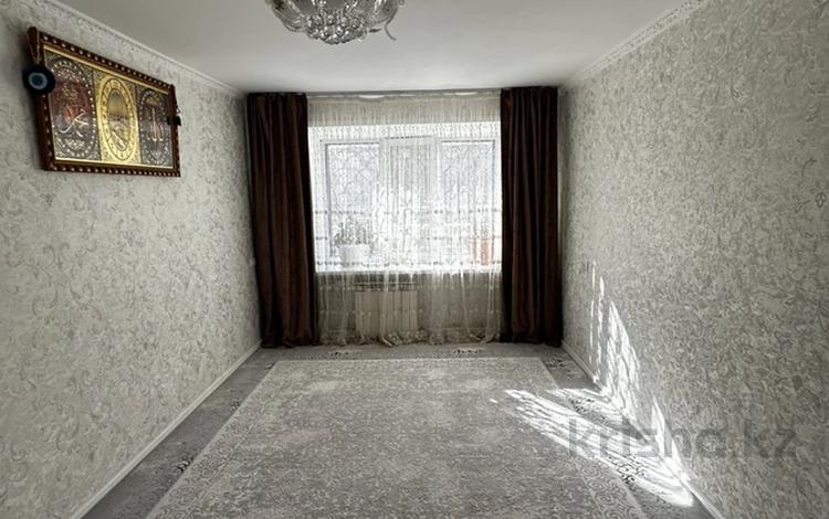 3-комнатная квартира, 54 м², 2/9 этаж, Металлургов за 12 млн 〒 в Темиртау — фото 2