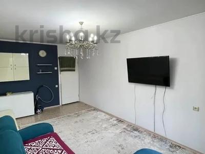 Пәтерлер в Алматы: 2-бөлмелі пәтер · 50 м² · 5/5 қабат, мкр Аксай-5, бағасы: 30 млн 〒 2-бөлмелі пәтер · 50 м² · 5/5 қабат, мкр Аксай-5, бағасы: 30 млн 〒 в Алматы, Ауэзовский р-н