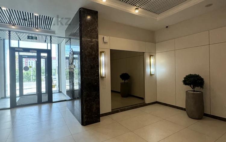 2-комнатная квартира · 60 м² · 9/9 этаж, мкр Нурсая, Абулхайыр хана 63 за 300 000 ₸ в Атырау — фото 2