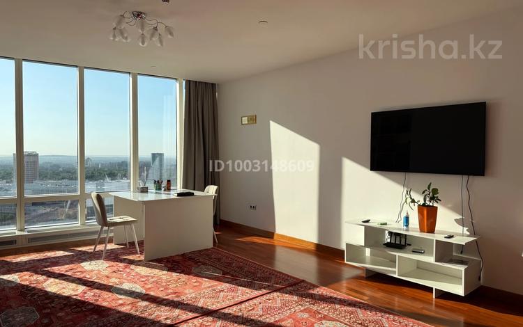 2-бөлмелі пәтер · 90 м², Аль-Фараби 77/2, бағасы: 1.2 млн ₸ в Алматы, Бостандыкский р-н — фото 2