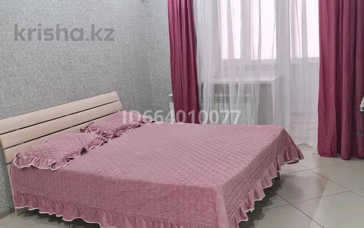 1-комнатная квартира · 48 м² · 1/9 этаж, улица Абу Бакира Кердери 120 за 12 000 ₸ в Уральске — фото 24